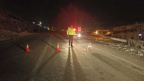 Sivas'ta Kar Yağışı Nedeniyle Ulaşım Aksadı