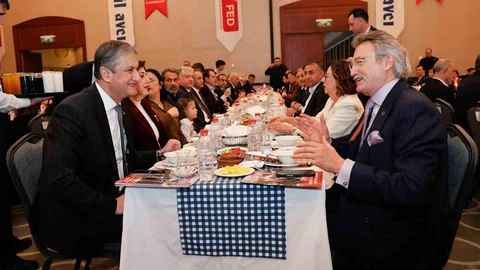 Adana'da Koruyucu Aileler İftarda Buluştu