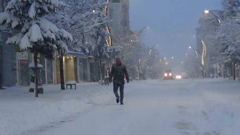Kars'ta Eğitim Kar nedeniyle İptal Edildi