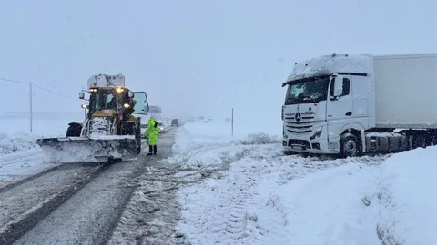 Erzincan'da Kar Yağışı ve Tipi Engeli