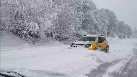 Artvin'de Kar Yağışı Eğitimi Etkiledi
