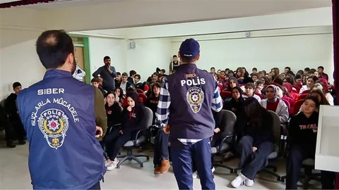 Bilecik'te Öğrencilere Siber Bilgilendirme