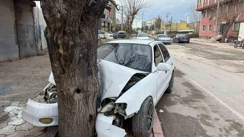 Hatay'da Ehliyetsiz Sürücü Kazaya Karıştı