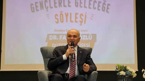 Düzce'de Başkan Özlü Öğrencilerle Buluştu