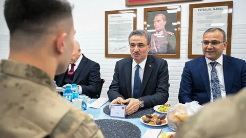 Mehmetçikle İftar Programı Gerçekleşti