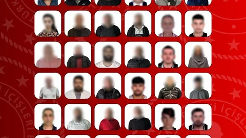 Kırmızı Bültenle Aranan Suçlular Türkiye'ye İade Edildi