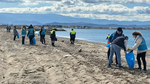 Deniz Temizliği Altınkum'da Gerçekleşti