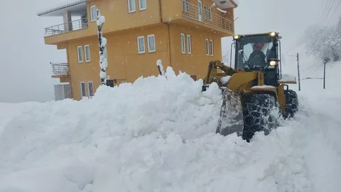 Rize'de 51 Köy Yolu Kapandı