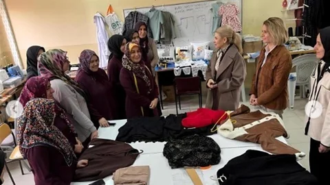 Kütahya'da Kadınlara Yönelik Dikiş Kursu Devam Ediyor