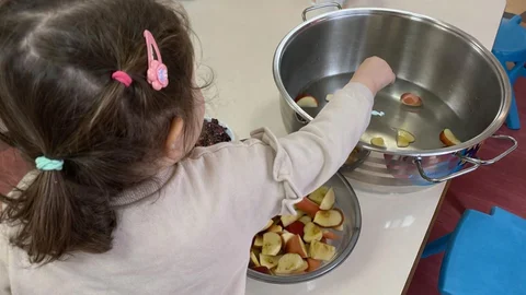 Kütahya'da Minik Öğrenciler Şerbet Hazırladı