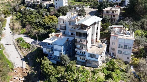 Alanya'da 3 Bina Tahliye Edildi