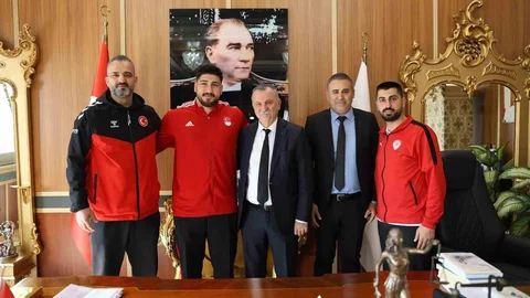 Mert Şişmanlar Manisa'da Yunusemre Belediyespor'da
