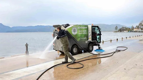 Köyceğiz Gölü'nde Temizlik Çalışmaları Başladı