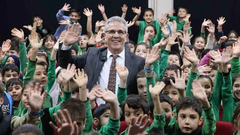 Başkan Tetik Öğrencilere Belediyeciliği Anlattı