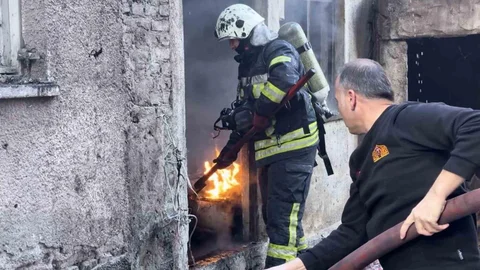 Aksaray'da Kömürlüğünde Yangın Çıktı