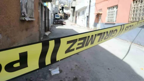 Kahramanmaraş'ta Fırtına Çatıları Uçurdu