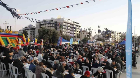 Kuşadası'nda İftar Programı Yoğun İlgi Gördü