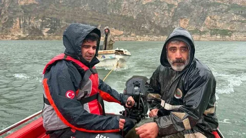 Siirt'te Baraj Gölünde Mahsur Kalanlar Kurtarıldı