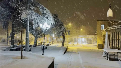 Aksaray'da Kar Yağışı Etkili Oluyor