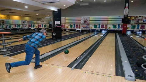 Kocaeli'de Kuşaklar Bowling Turnuvası
