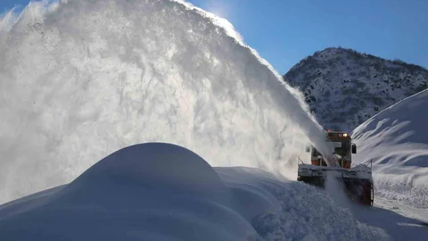 Erzincan'da Karla Mücadele Devam Ediyor