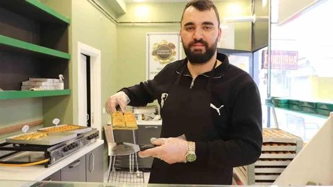 Gaziantep'te Baklava Ustası Uyarıyor