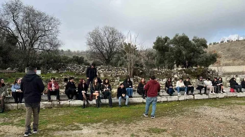 Gençler Seramikle Geçmişi Şekillendirdi