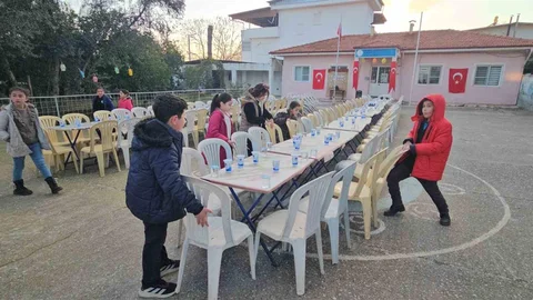 Aydın'da Öğrenciler İftarda Buluştu