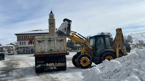 Bayburt'ta Karla Mücadele Çalışmaları Sürüyor