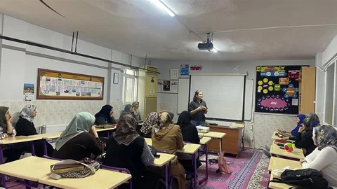 Salihli'de Aileler İçin Eğitim Programı