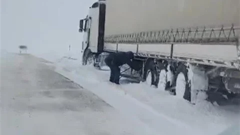 Kars'ta Kar Yağışı Kazalara Neden Oldu