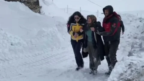 Kars'ta Hasta Kadın İçin Kurtarma Çalışmaları