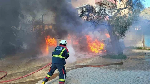 Nazilli’de İki Araç Yandı