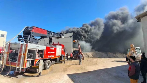 Didim'de Sanayi Yangını Korkuttu