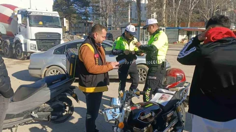 Plakasız Motosiklet Sürücüsüne Cezai İşlem