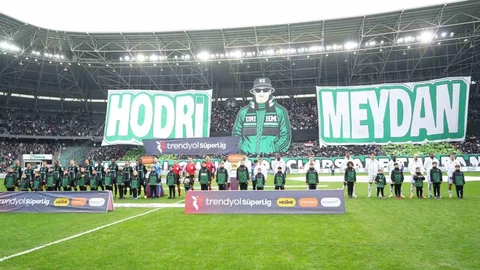 Kocaeli'de Beşiktaş Maçında Koreografi Gösterisi