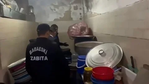 Babaeski'de Ruhsatsız Turşu İmalathanesi Baskını