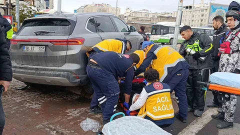 Kayseri'de SUV Araç Yayalara Çarptı