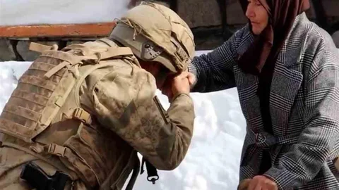 Bolu'da Yaşlı Kadından Örnek Davranış