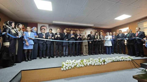 Van'da Sosyal Hizmetler Merkezinin Açılışı