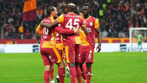 Galatasaray Evinde Yenilmezliğini Sürdürüyor