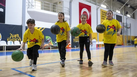 Mersin'de Dördüz Kardeşlerin Spor Hikayesi: 2 Yıldır Büyükşehir’in Ücretsiz Kurslarıyla Gelişiyorlar