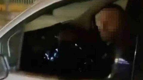 Bursa'da Kamyonetle Minibüs Çarpıştı