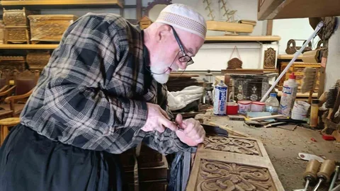 Kahramanmaraş'ta 49 Yıllık Oyma Geleneği