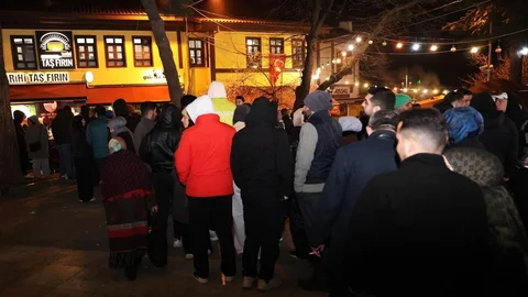 Bursa'da Tarihi Meydanda Sahur Buluşması