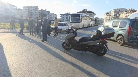 Antalya'da Motosiklet-Otomobil Çarpışması
