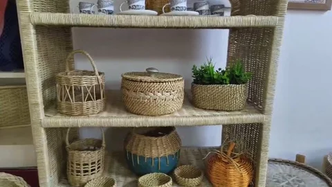 Bafra'da Atık Kağıtlarla Sanat Eserleri Oluşuyor