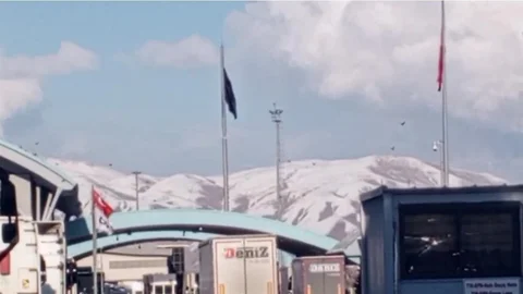 Hakkari'de Sınır Geçişlerine Kısıtlama Getirildi
