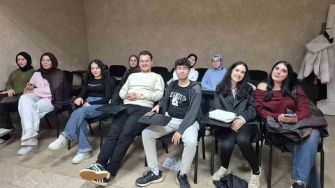 Menteşe'de Gençlere İletişim Eğitimi
