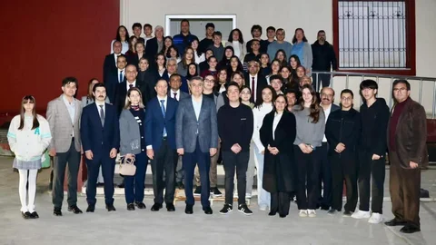 Vali Toros, Dudu İrem Toros, Tarsus'ta Öğrencilerle İftar Proğramında Biraraya Geldi